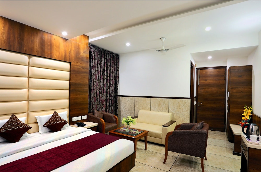 GRAND INN HOTEL