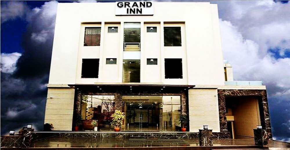 GRAND INN HOTEL