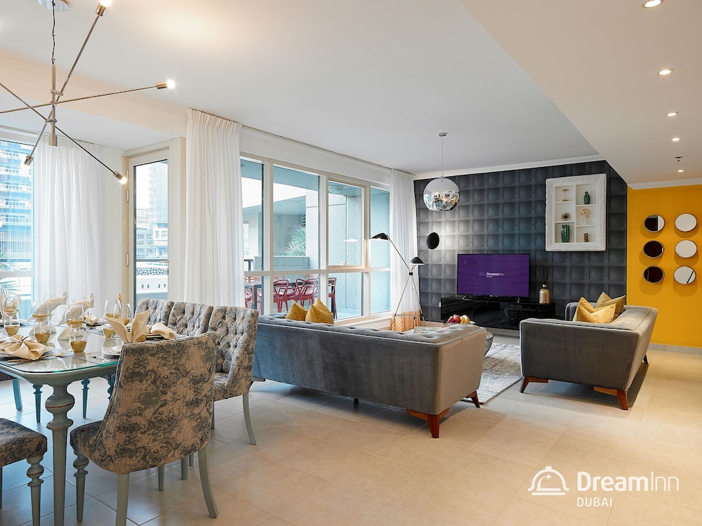 DREAM INN DUBAI APARTMENTS  MARINA QUAYS