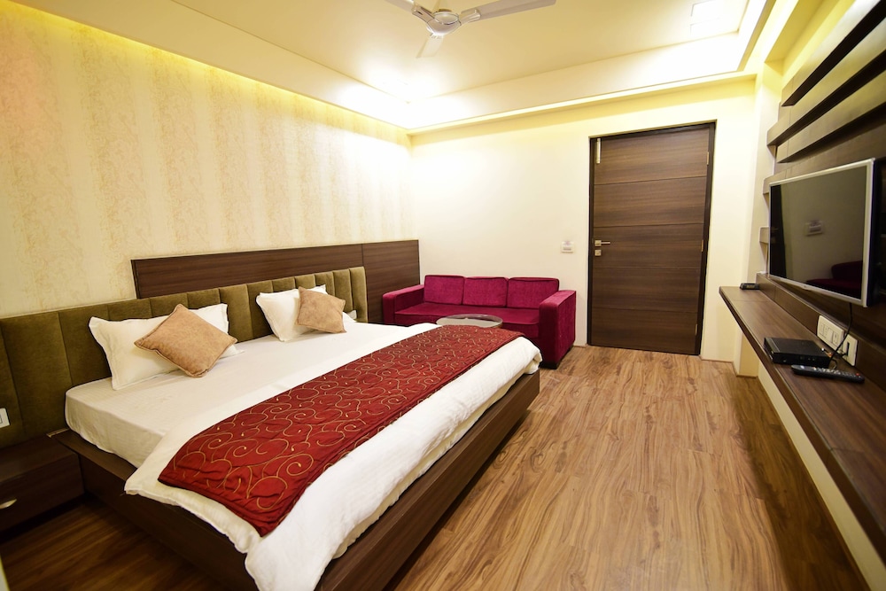 FABHOTEL SHYAMPURIYA