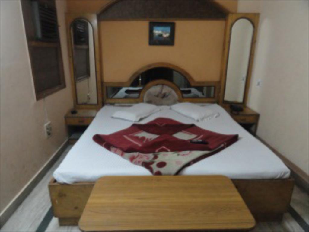 Side Image 2