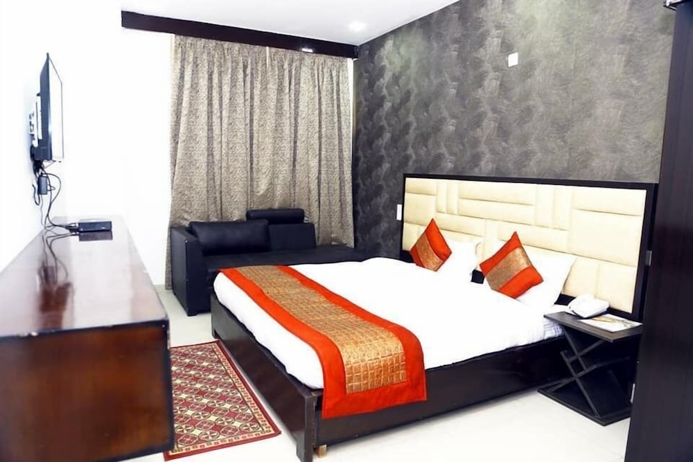 CAVENDISH HOTEL