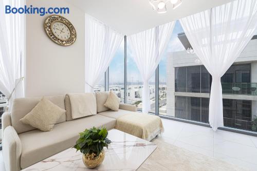 LUXURY APT BURJ KHALIFA SUNSET AND LAGOON VIEW