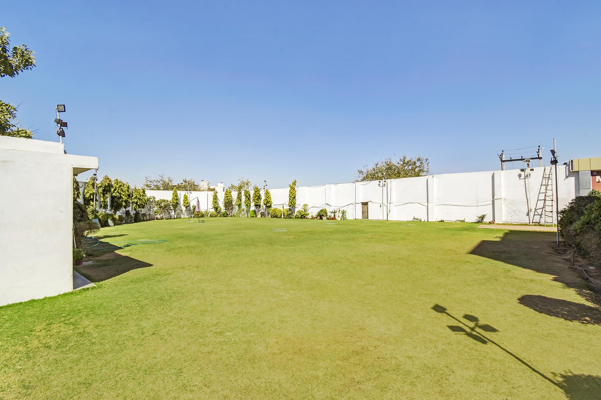 K MAHAVEER HOTEL