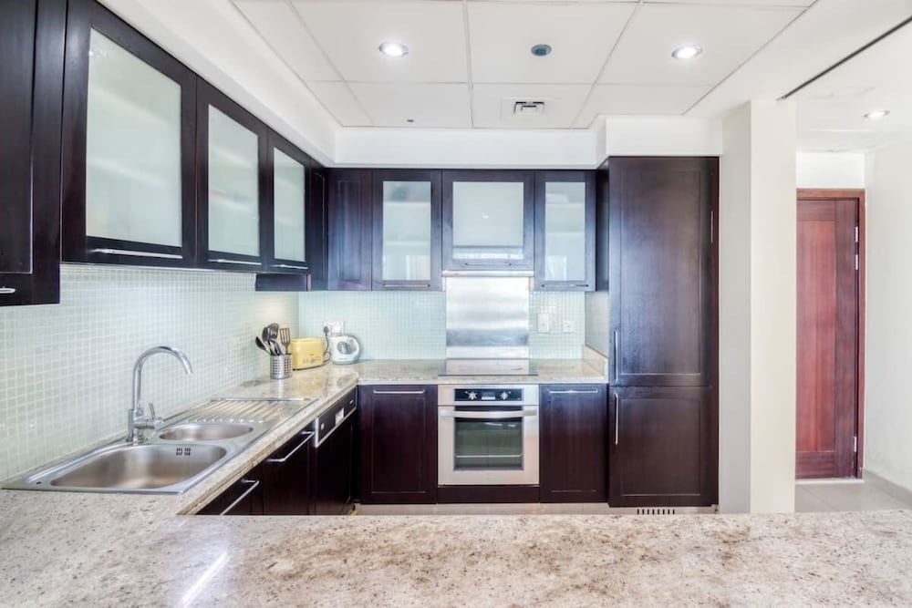 RELAXING CHIC APARTMENT IN THE VIEWS (NO FRONT DESK,CONTACT THE PROPERTY FIVE DAYS IN ADVANCE)
