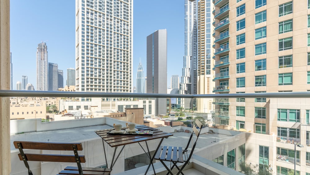 DREAM INN DUBAI APARTMENTS  BURJ VIEWS