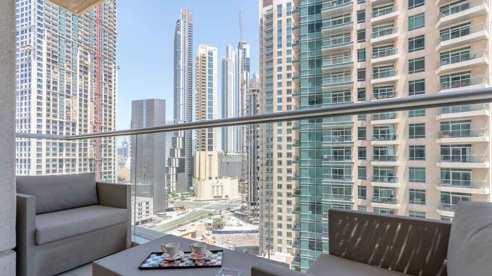 DREAM INN DUBAI APARTMENTS  BURJ VIEWS