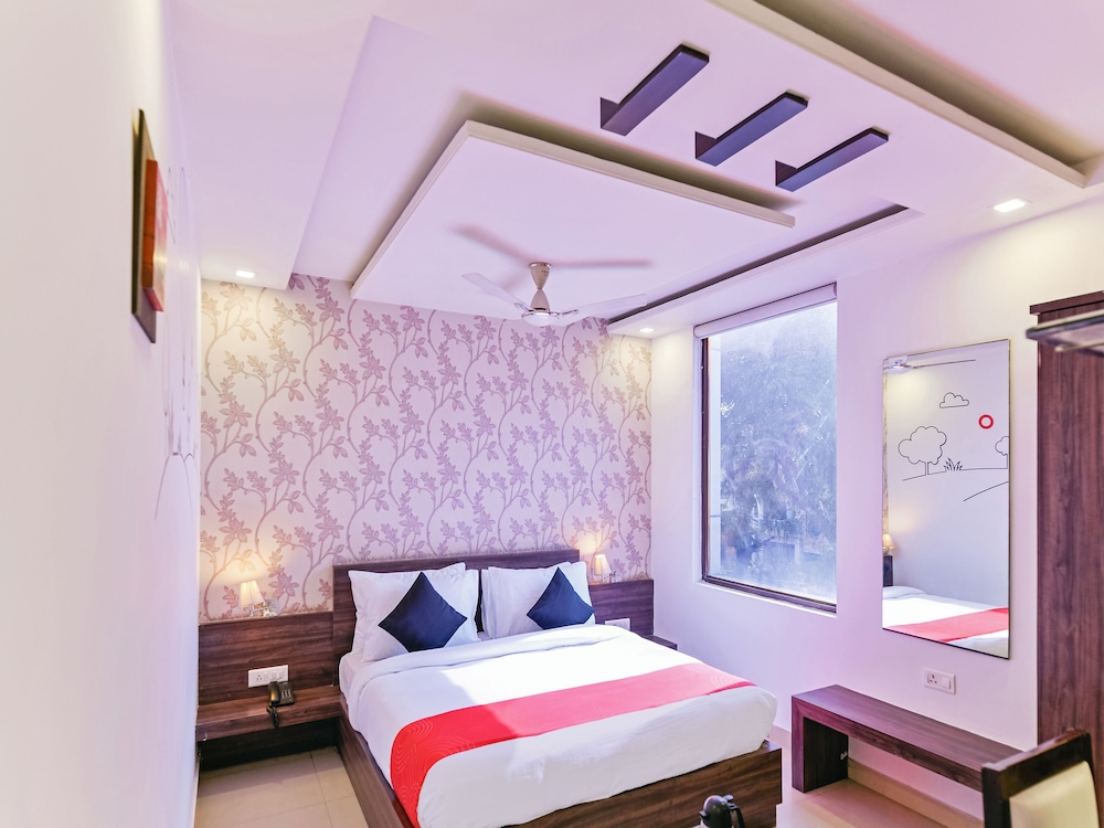 TREEBO SIGNATURE INN