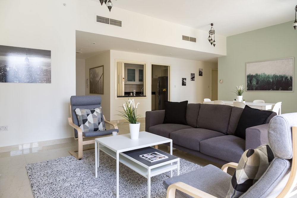 HIGUESTS SADAF 4 (ALSO KNOWN AS HIGUESTS VACATION HOMES SADAF 4 APARTMENT)