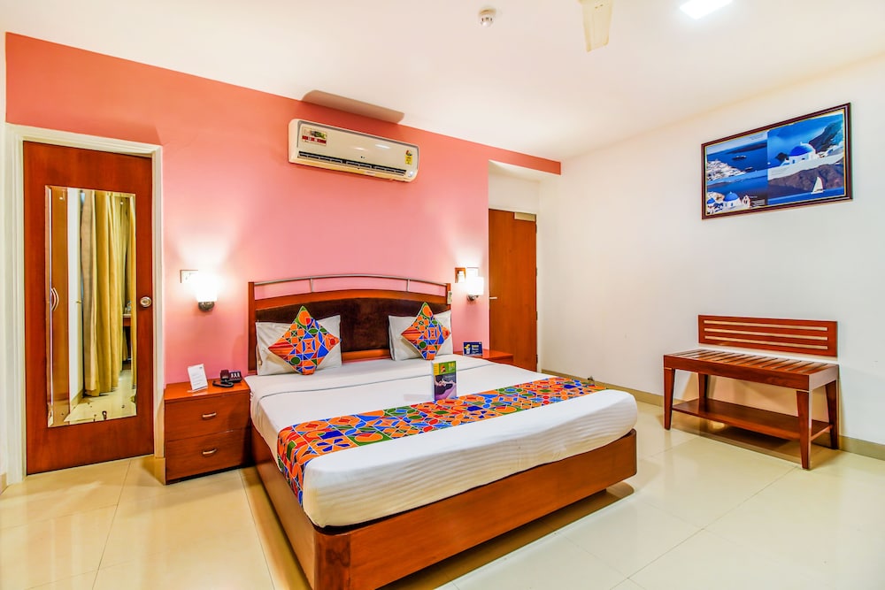 FABHOTEL DIVINE INN